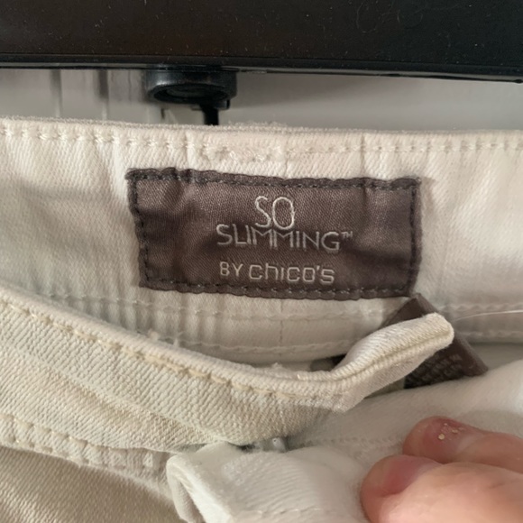 So slimming by Chicos light colored pants jeans size 15 - Picture 3 of 6